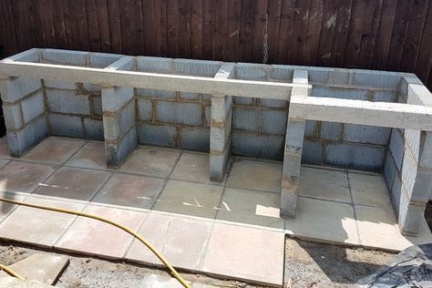 Casting Concrete, Concrete Worktop, Concrete Outdoor Kitchen, Outdoor Kitchen Design Layout Grill Area, Outdoor Kitchen Design Modern, Outdoor Bbq Area, Outdoor Kitchen Decor, Diy Patio Decor, Outdoor Kitchen Plans