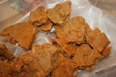 Kitchen Bouquet: Soft Peanut Brittle  So good!!!! Soft Peanut Brittle Recipe, Soft Peanut Brittle, Peanut Butter Clusters, Christmas Candy Easy, Peanut Brittle Recipe, Brittle Recipes, Specific Carbohydrate Diet, Peanut Butter Candy, Sale Ideas