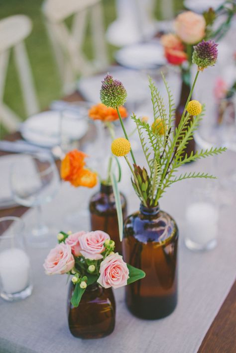 Brown Bud Vases Wedding, Amber Bottle Centerpiece, Amber Jar Centerpiece, Beer Bottle Vases Wedding, Amber Bud Vases Wedding Centerpiece, Bottle Centerpieces, Spring Table Decor, Brown Bottles, Wedding Bottles