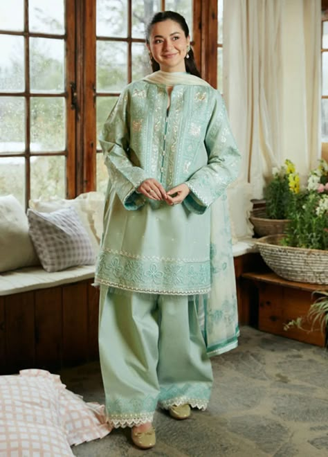 Normal Kurti, Village Outfit, Experimental Dresses, Winter Dresss, Lahore Fort, Badshahi Mosque, Peach Lehenga, Zara Shahjahan, Simple Dress Casual