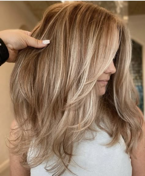 Winter Haircolor Blonde, Golden Blonde Hair With Babylights, Longest Lob Haircut, Caramel Highlights Long Hair, Warmer Blonde Hair For Fall, Hair Color Trends For Blondes 2023, Autumn Highlights For Blonde Hair, Blonde For Fall 2023, Fall Carmel Blonde Hair Color