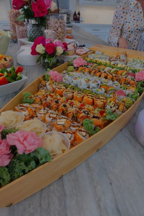 Sushi Platter Wedding, Sushi Brunch Ideas, Sushi Board Aesthetic, Sushi For Wedding, Asian Food Display, Sushi Bar At Wedding, Sushi Buffet Wedding, Sushi Bar Wedding Receptions, Outdoor Catering Display