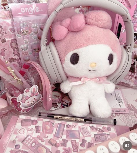 Hello Kitty Bathroom, Anime Bad, Otaku Room, Charmmy Kitty, My Melody Wallpaper, Soft Pink Theme, Melody Hello Kitty, Baby Pink Aesthetic, Anime Room