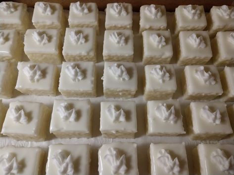 White Wedding Petit Fours, VintageBakery.com 803-386-8806 White Petit Fours, Wedding Petit Fours, Petit Fours Wedding, Petit Fors, Cake Squares, Wedding Trends 2024, Vintage Bakery, White Desserts, Old Hollywood Wedding