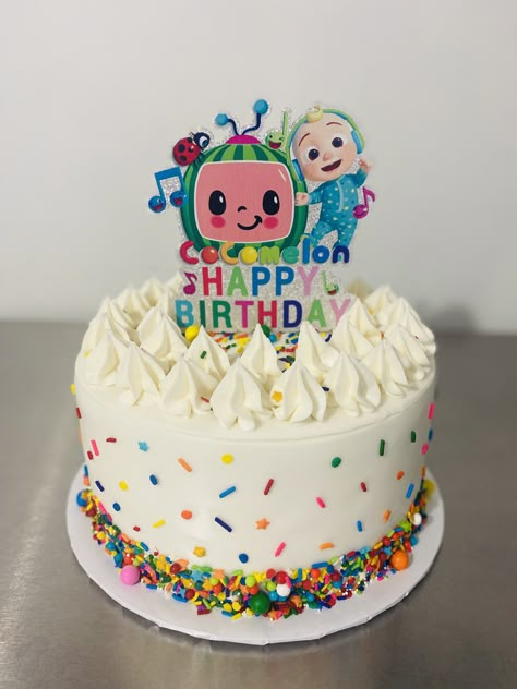 Girly Coco Melon Party, Cocomelon Cake 3rd Birthday, Coco Melon Birthday Cake Ideas, Homemade Cocomelon Cake, Cocomelon Cake Easy, Cocomelon Pastel Cake, Cocomelon Birthday Food Ideas, Small Cocomelon Cake, Cocomelon Birthday Food