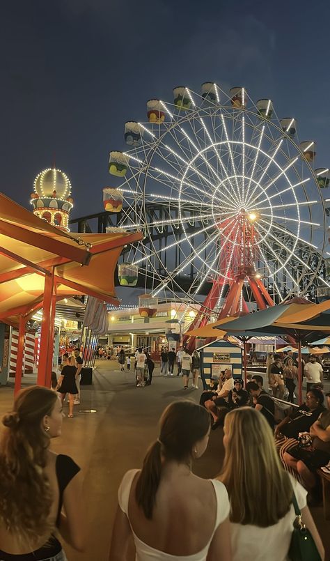 Luna Park, Waves Wallpaper, Theme Park