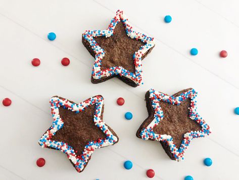 Star Brownies, Patriotic Picnic, Edible Candy, 4th Of July Dessert, Types Of Frosting, Brownies Recipe Homemade, Patriotic Desserts, Summer Cookout, 4th Of July Desserts