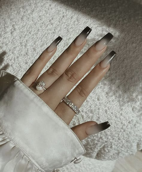 Ombre Black Nail Designs, Black Ombre Square Nails, Gothic Coffin Nail Ideas, Goth Square Nails, Black Gradient Nails, Black And Grey Ombré Nails, Dark Gray Nails, Goth Nails Ombre, Black Jelly Nails