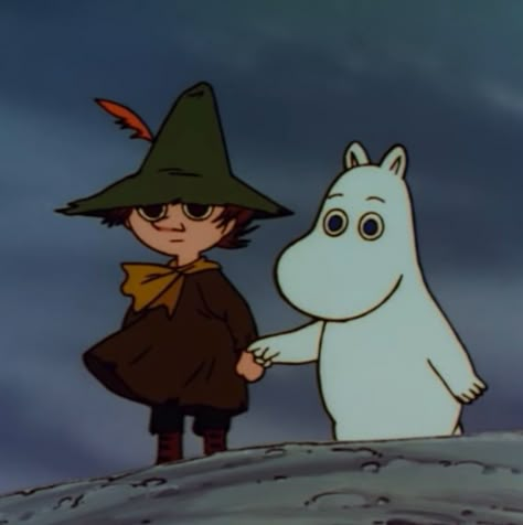 Moomin Matching Pfp, Snufkin Drawing, Moomin Fall, Snufkin Hat Diy, Moomin Valley Fanart, Snufmin Fanart, Best Cartoon Duos, Snufkin Icon, Snufkin And Moomin Matching Pfp