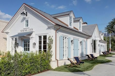 Riverside Pool, Estilo Charleston, Garage Cottage, Marina Village, Cape Cod Home, Home Exterior Ideas, 1st House, Ranch Exterior, Eye Center