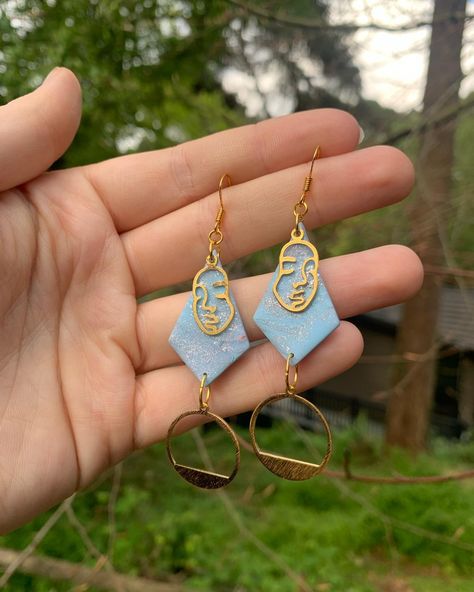 After a lovely week holiday, we are back!!! And releasing these gorgeous boho styled earrings 😍 Also remember All hooks are 925 silver even the gold coated ones🤍 https://justabitofsas.etsy.com/listing/1717489308 ~ ~ ~ #smallbusinessuk #smallbiz #smallbusiness #smallbusinesscornwall #shopsmall #jewellerymaker #handmadeuk #cornishbusiness #handcrafted #supportsmallbusinesses #creator #polymerclay #handmade #jewellery #art #polymerclayearrings #earrings #artwork #etsy #statementjewellery #fimo... Kite Earrings, Jewellery Art, Boho Style Earrings, Abstract Earrings, Copper Earrings, Jewelry Maker, Handmade Jewellery, Gold Hoop, Spring Collection