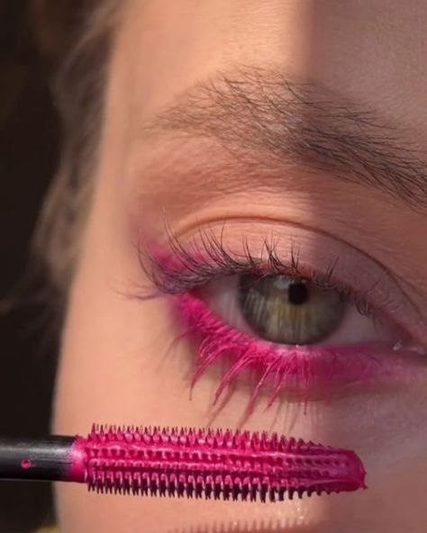 Pink Mascara Make Up, Colorful Mascara Looks, Blue Pink Eye Makeup, Pink Mascara Looks, Colored Mascara Looks, Blue Mascara Makeup, Pink And Blue Makeup, Coloured Mascara, Colorful Mascara