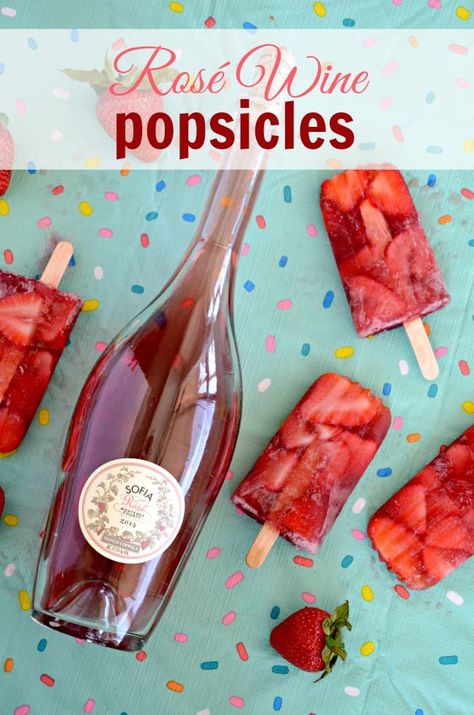 Wine Popsicles, Adult Popsicles, Alcoholic Popsicles, Frosé Recipe, Boozy Popsicles, Frozen Rose, Rosé Wine, Rose Recipes, Strawberry Wine