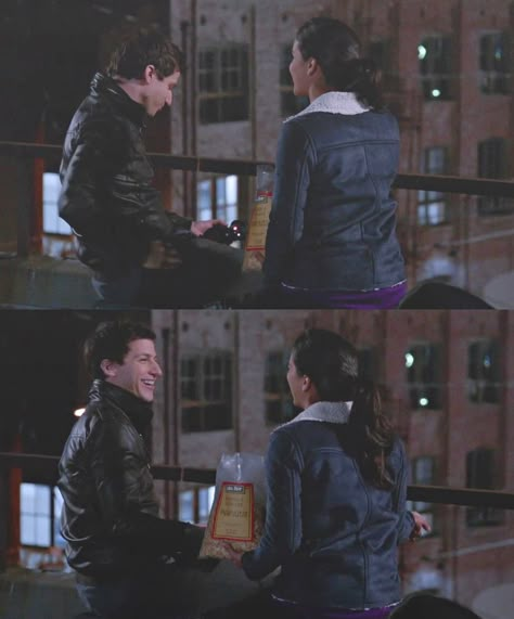 Amy And Jake Aesthetic, Jake Amy Brooklyn 99, Jake And Amy Aesthetic, Jake And Amy Wallpaper, Jake And Amy B99, Jake And Gina, Amy Brooklyn 99, Amy And Jake, Jake And Amy