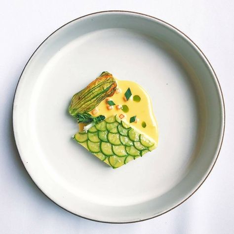 MICHELIN guide (official) on Instagram: “Eleven Madison Park 2.0 threw open the doors on Sunday, and we're ogling the new menu. But the classics still stand strong—you never forget…” Zucchini Flower Recipes, Eleven Madison Park, Zucchini Flowers, Steak Dishes, Guest Ideas, Plated Dessert, Michelin Guide, Eastern Cuisine, Food Garnishes