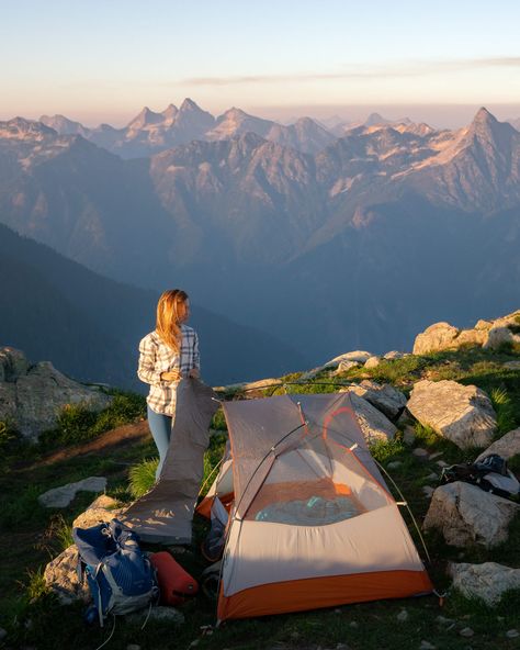 Jess Wandering, Washington State Hikes, Fire Lookout, Hiking Club, Washington Hikes, Camping Set Up, Spring Hiking, North Cascades National Park, Twin Lakes