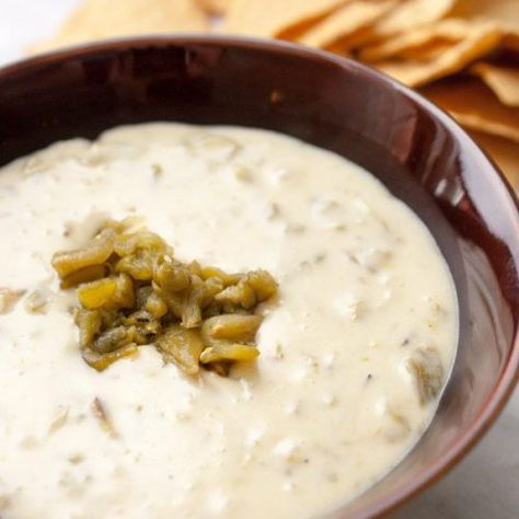 Hatch Queso Dip, Hatch Queso, Chili Queso, Hatch Green Chili Recipe, Spicy Cheese Dip, Hatch Chilies, Hatch Chili Recipes, Hatch Peppers, Hatch Chile Recipes