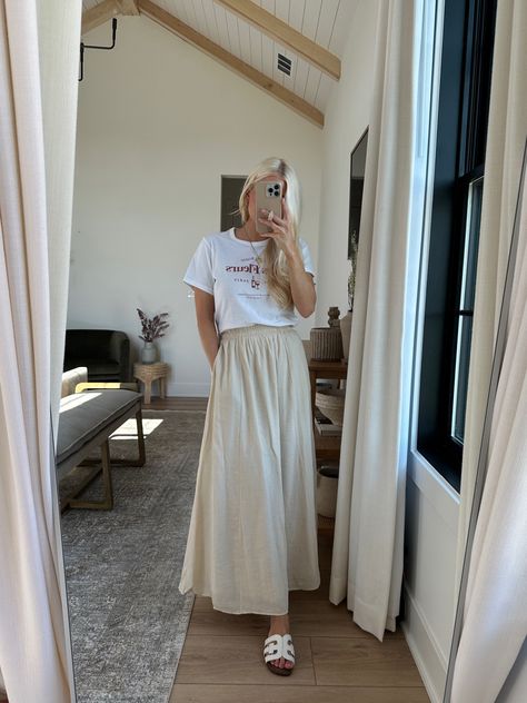 Shop Crinkle Textured Maxi Skirt and other curated products on LTK, the easiest way to shop everything from your favorite creators. Maxi Skirt, Summer Outfits, The Creator, Skirt, Sweatshirts, How To Wear