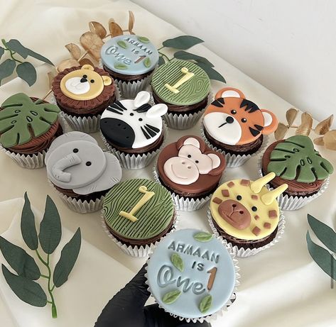 Animal Desserts, Baby Boy Party Ideas, 1st Birthday Cake Animal Theme, Safari Theme Cake 1st Birthdays, Safari Theme Birthday Cake, Birthday Themes For Boys 1st, Wild One Cupcakes Boy, Wild One Cupcakes, Cupcake Jungle Theme