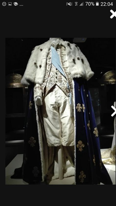 Royal Historical Fashion, Blue King Outfit, Victorian King Clothing, King Outfit Royal Aesthetic, Prince Outfits Royal, Medieval Prince Outfit, Emperor Outfit, King Outfits Royal, Royal Dress Aesthetic