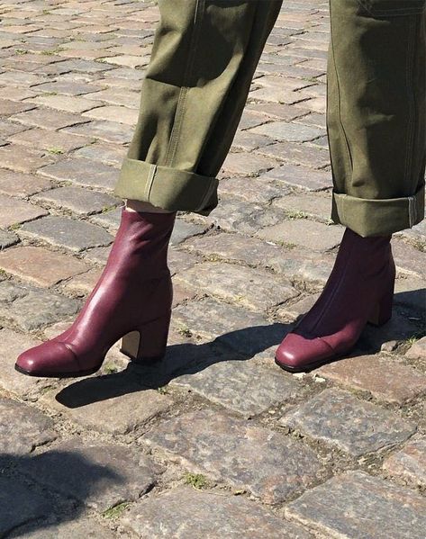 Maroon Boots, Feminine Shoes, Shoe Shine, Shoe Repair, Dream Shoes, Fashion Editor, Looks Vintage, Boots Outfit, The Block