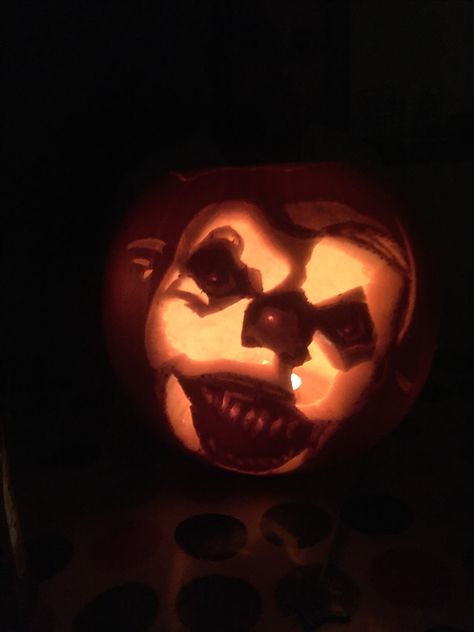 Halloween pumpkin carving clown pennywise IT scary Pennywise Pumpkin Carving, Clown Pumpkin Carving, Pennywise Pumpkin, Clown Pumpkin, Scary Halloween Pumpkins, Halloween Pumpkin Carving, Carving Pumpkins, Halloween Pumpkins Carvings, Ideas Food