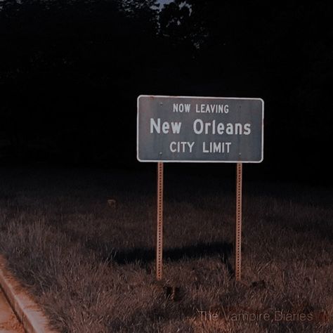 @𝒗𝒂𝒔𝒈𝒖𝒆𝒕𝒕 Southern Gothic Aesthetic, New Orleans City, House Of The Rising Sun, New Orleans Homes, American Gothic, Southern Gothic, Gothic Aesthetic, City Limits, Down South