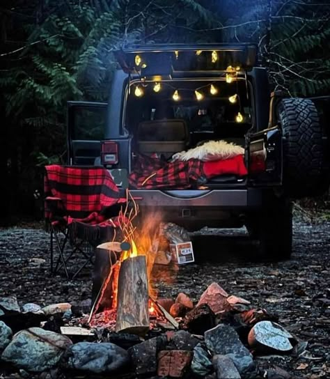 travelohio4 Truck Bed Date Night, Jeep Wrangler Camping, Extreme Sports Photography, Truck Bed Date, Girl Camping, Jeeps Wrangler, Xmas Pics, Jeep Camping, Camping Vibes