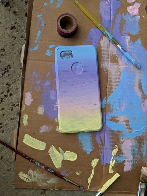 Phone Covers Diy Paint Easy, Mobile Phone Cover Painting, Phone Case Painting Ideas Acrylic, Phone Cover Painting Acrylic, Caver Phone Painting, Phone Case Diy Paint, Diy Phone Case Design, Diy Case, Diy Iphone Case