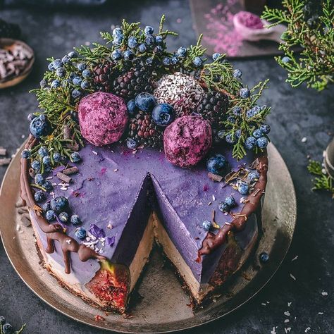 Blueberry Chocolate Cake, Gingerbread Truffles, Chocolate Banana Cupcakes, Blueberry White Chocolate, Triple Layer Cake, Food Recipes For Dinner, Lemon And Coconut Cake, Best Food Recipes, Salad Cake