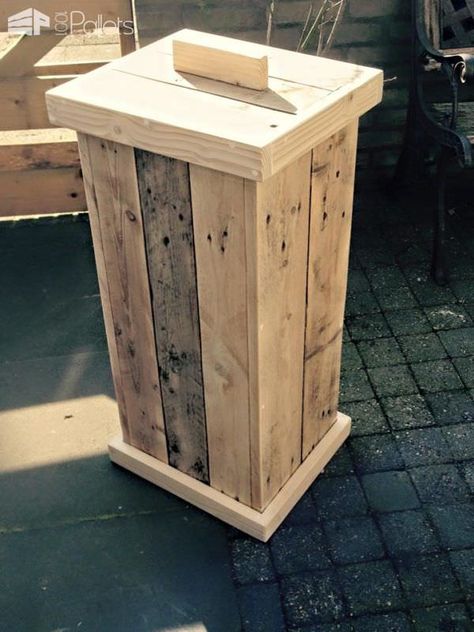 Wooden Trash Can, Wood Box Centerpiece, Kitchen Garbage, Rustic Wood Box, Pallet Kitchen, Garbage Containers, Trash Containers, Wooden Pallet Furniture, Recycled Pallet