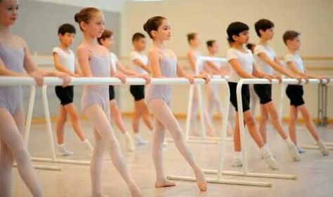 Sfb Famous Ballet Dancers, Royal Ballet School, Famous Ballets, Houston Ballet, Ballet Classes, Dancer Art, San Francisco Ballet, Class Photos, Australian Ballet