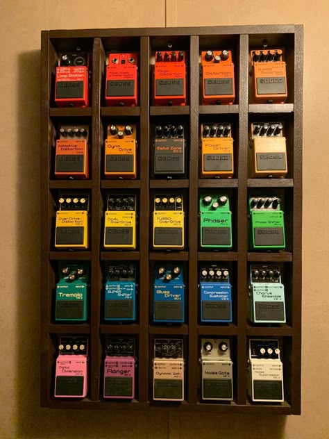 Guitarist Room, Guitar Setup, Electric Guitar Art, Guitar Pedal Board, Guitar Pedal Boards, Boss Pedals, Guitar Room, Music Studio Room, Guitar Obsession