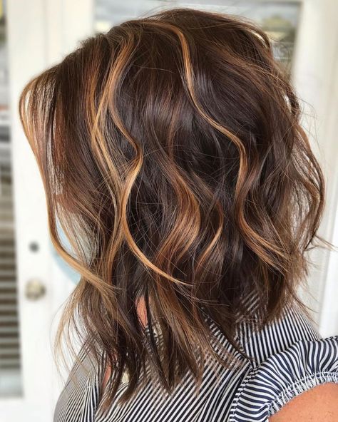 Medium Brown Hair With Caramel Highlights Shoulder Length, Medium Brown Hair With Highlights, Dark Brown Hair With Caramel Highlights, Brown Hair With Caramel, Brown Bob Hair, Short Dark Brown Hair, Layered Lob, Brown Hair With Caramel Highlights, Brown Bob