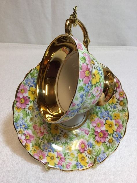 Tea Cup Display, China Ware, Chintz China, Fine China Dinnerware, Vintage Crockery, Pretty Tea Cups, Vintage Teacups, Teapots And Cups, Antique Tea