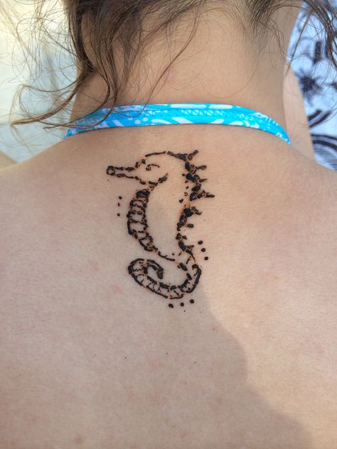 Sea horse Beach Henna Tattoos, Hanna Tattoos, Hana Design, Aesthetic Henna, Cool Henna, Cool Henna Designs, Small Henna Designs, Cute Henna Designs, Cute Henna Tattoos