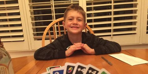 Dad captures the hilarious moment before he destroys his son at Uno Me As A Parent, Feeling Sorry For Yourself, Gambling Quotes, Gambling Party, Gambling Humor, Poor Children, Parenting Styles, Parenting Humor, Dankest Memes