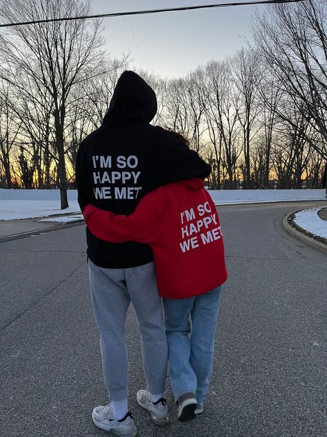 First Anniversary Gift Ideas, First Year Anniversary Gifts For Him, Anniversary Gift Ideas For Him, Inspiration Designs, Anniversary Gift Ideas, One Year Anniversary Gifts, Hoodie Quotes, Cute Couple Dp, Cute Couple Gifts