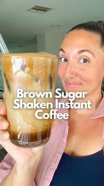 Instant Iced Coffee Recipe, Coffee Reels, Protein Puddings, Instant Coffee Recipes, Coffee Mason Jar, Mason Jar Drinks, Oil Free Vegan Recipes, Coffee Protein Shake, Coffee Shake