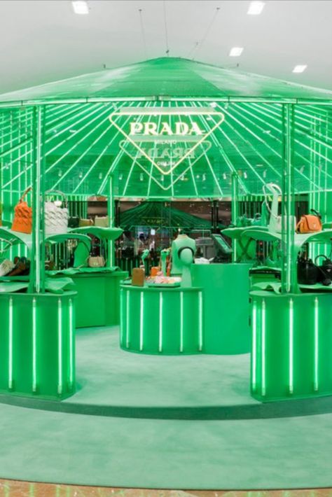 Department Store Design, Pop Up Stand, Neon Store, Pop Up Bar, Tropical Architecture, Exhibition Stall, Retail Merchandising, Green Neon, Retail Interior