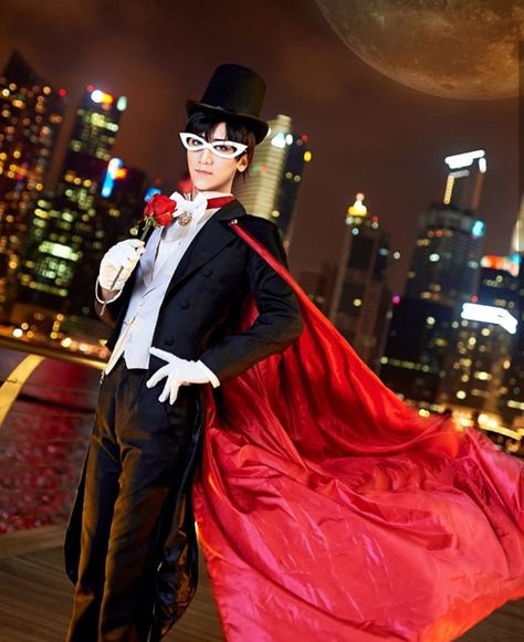 Tuxedo Mask Cosplay, Sailor Moon Room, Sailor Neptune And Uranus, Tuxedo Mask Sailor Moon, Formal Cape, Sailor Moon Costume, Moon Room, Powerpuff Girls Characters, Cosplay Fashion