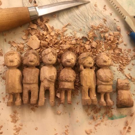 Vair Buchanan on Instagram: "Sometimes, when you have a good knife and some odd bits of dowel, you get to whittling. I’ve started a ‘kids playing dress ups’ chess set! #woodworker #whittlingwood #artist #children #chessset #woodcarving #handtherapy #fun" Whittling Aesthetic, Whittling For Kids, Reaper Aesthetic, Wood Whittling, Hand Therapy, Nature Play, Whittling, Chess Pieces, Chess Set