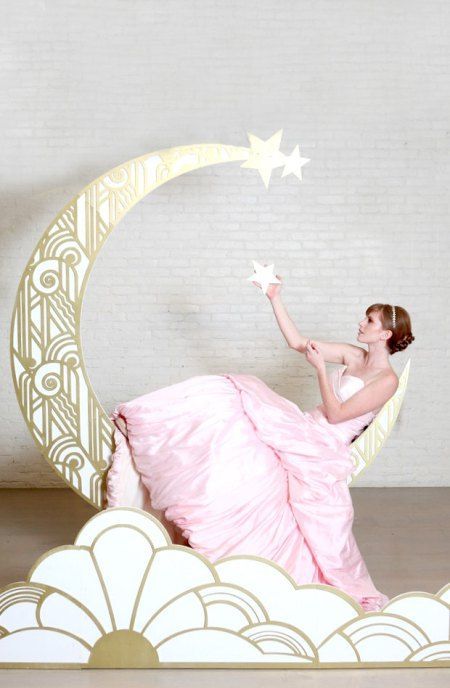 Paper moon photo booths as seen on @offbeatbride #photobooth #vintage Sailor Moon Party, Sailor Moon Wedding, Sitting On The Moon, Coin Photo, Idee Babyshower, Wedding Photo Booth Props, Moon Photo, Photo Polaroid, Moon Party