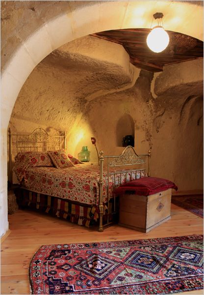 Cozy Sleep, Cave House, Underground Homes, Romantic Boho, Cob House, Hobbit House, Natural Building, Earthship, Bedroom Decorating