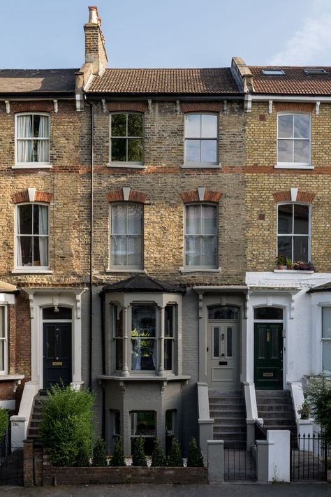 Victorian Home Facade, Painted Townhouse Exterior, Victorian House Exterior Uk, Townhouse Terrace, Brick Townhouse, English Townhouse, Terrace House Exterior, Xeriscape Front Yard, Bloxburg Town