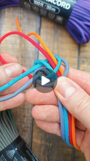 Paracord People Diy How To Make, Paracord Projects Diy Tutorials, Paracord Wristlet, Paracord Projects Diy, Paracord Accessories, Paracord Bracelet Diy, Paracord Tutorial, Paracord Projects, Paracord Bracelet