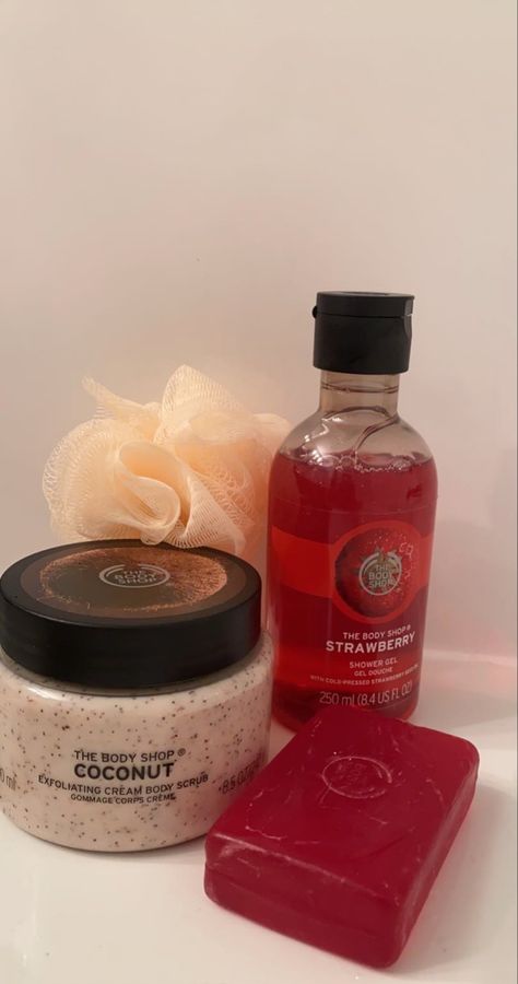 Strawberry Body Shop, Coconut Soap Bar, The Body Shop Aesthetic, Shower Gel Aesthetic, Body Scrub Aesthetic, Coconut Body Scrub, Body Soap Bar, Handmade Soap Recipes, Coconut Soap