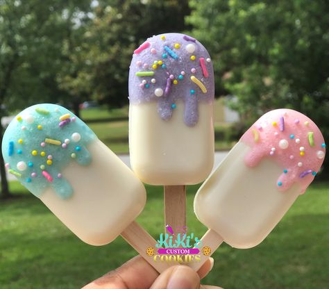 Ice Cream Cake Pops Ideas, Pastel Cakesicles, Soap Popsicles, Ice Cream Cake Pops, Easter Cake Pops, Candy Theme Birthday Party, Cake Pop Decorating, Pop Cupcakes, Cupcake Cake Designs