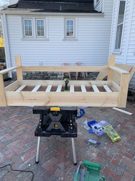 Easy Diy Porch, Diy Crib Mattress, Lake Deck, Diy Porch Swing Bed, Porch Swing Plans, Diy Porch Swing, Summer Outside, Porch Swing Bed, Swing Bed