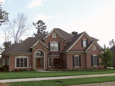 Caprese Luxury Home  from houseplansandmore.com Country Modern House, Traditional Brick House, Angled Island, Hearth Ideas, Fireplace French, Hipped Roof, Palladian Window, Castle Plans, Grand Room